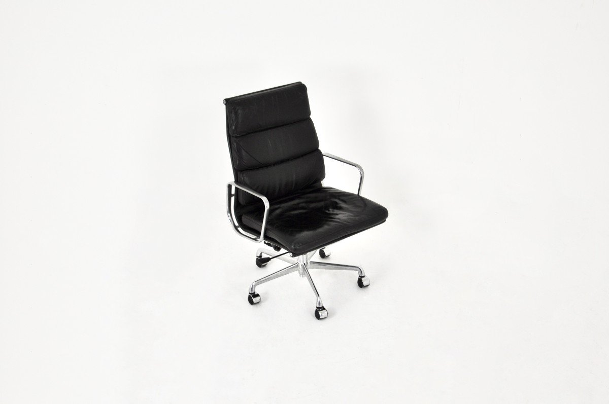 Ea216 Soft Pad Office Chair By Charles & Ray Eames For Icf, 1970s-photo-1