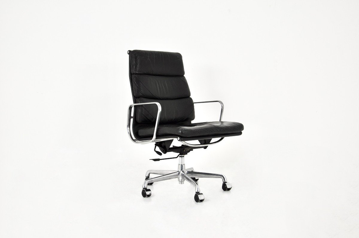 Ea216 Soft Pad Office Chair By Charles & Ray Eames For Icf, 1970s