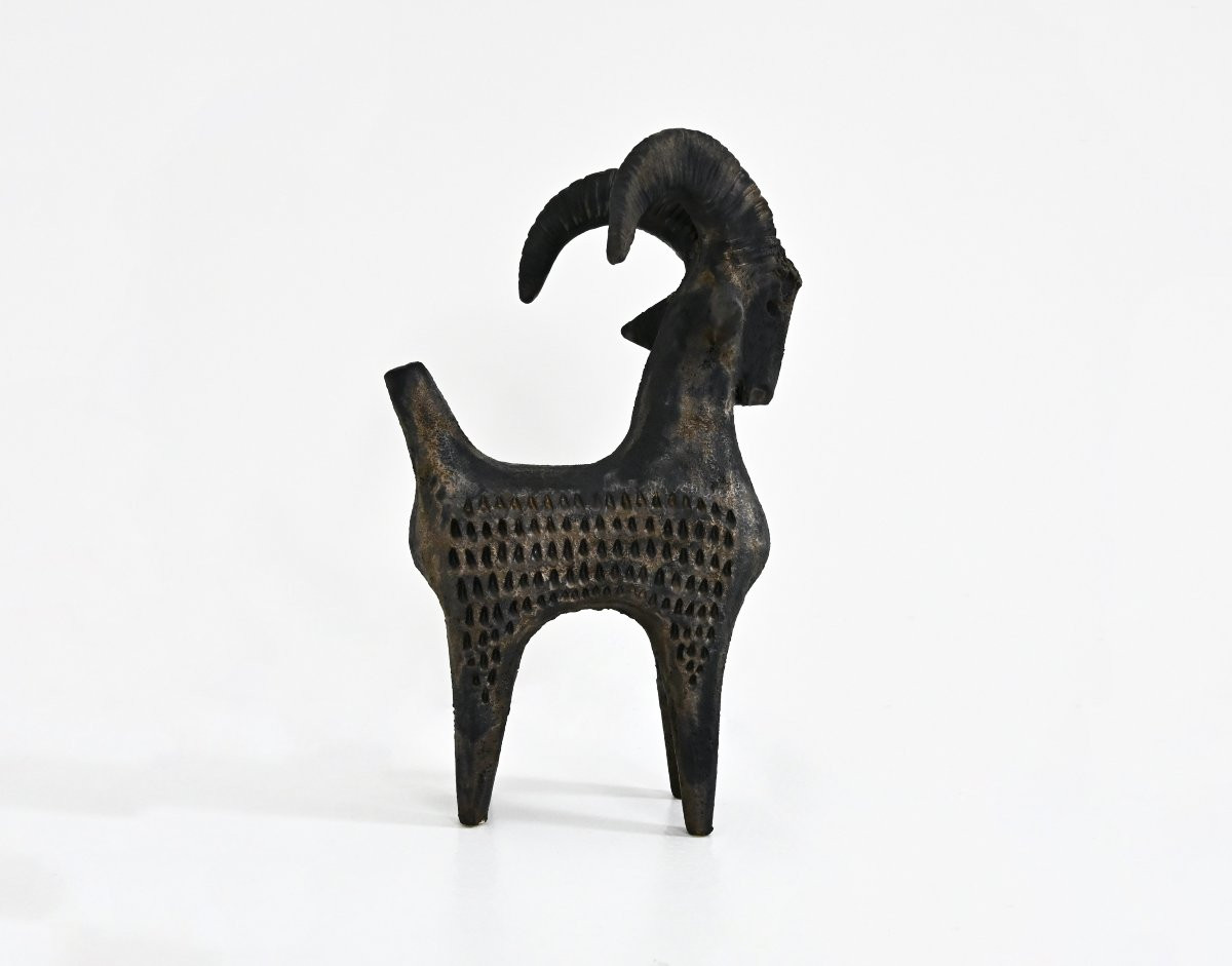 Chèvre en céramique par Dominique Pouchain-photo-1