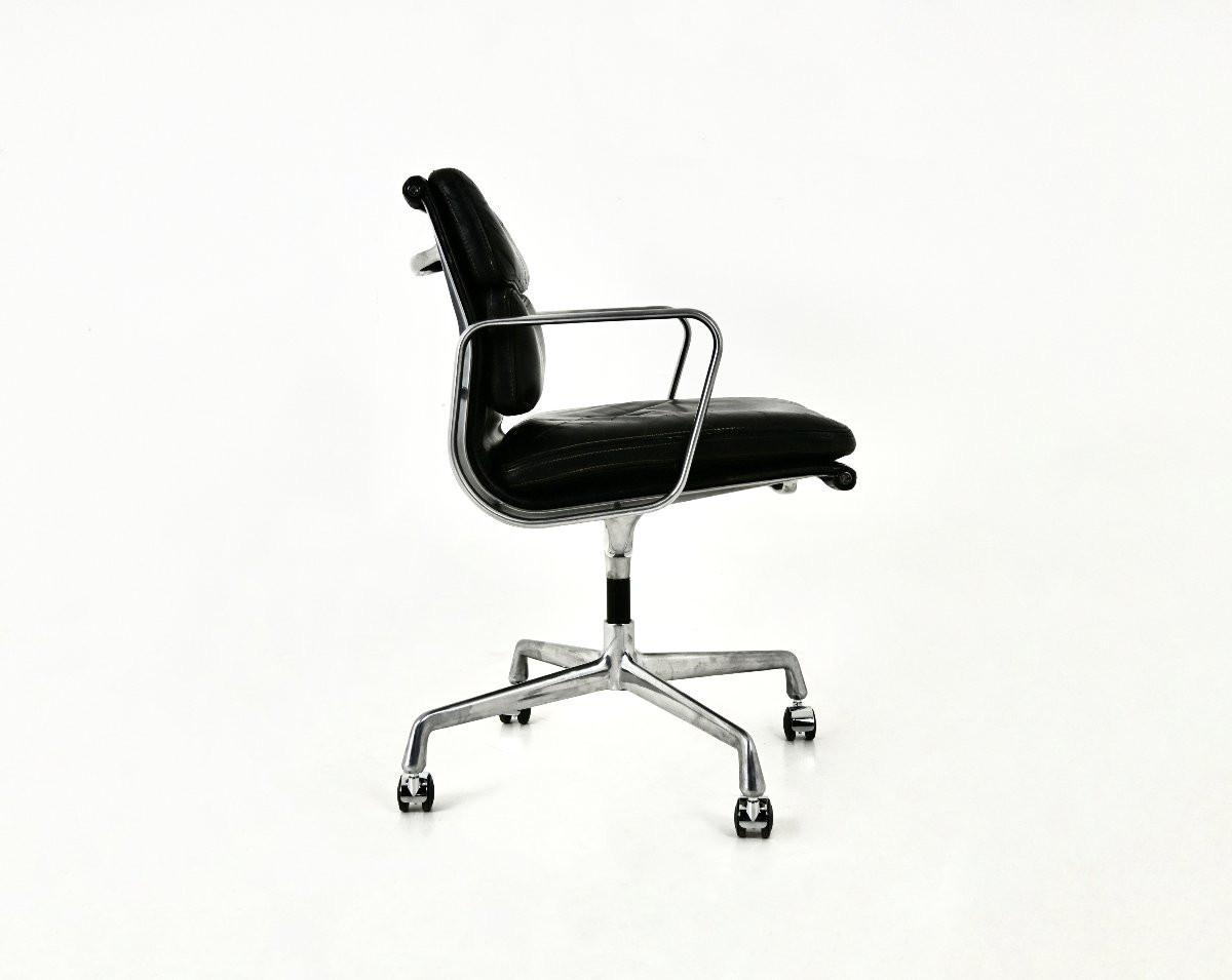 Fauteuil en cuir noir par Charles et Ray Eames pour Herman Miller, années 1970-photo-3