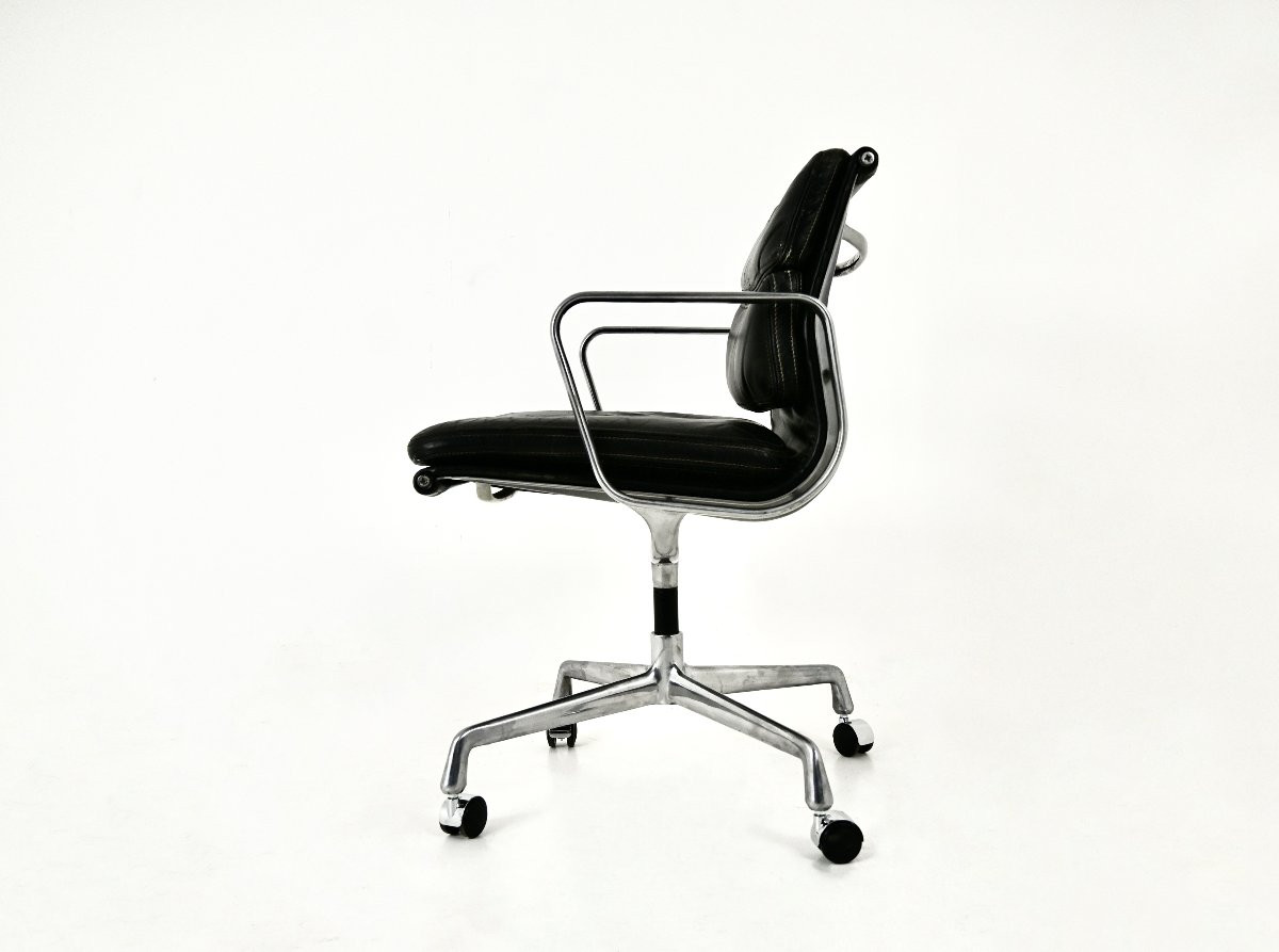 Fauteuil en cuir noir par Charles et Ray Eames pour Herman Miller, années 1970-photo-2