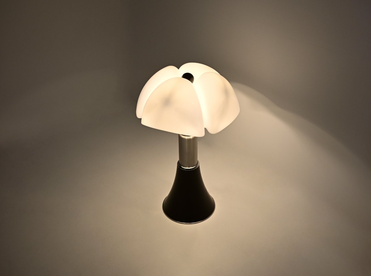 Lampe de table « Pipistrello » de Gae Aulenti pour Martinelli Luce-photo-4