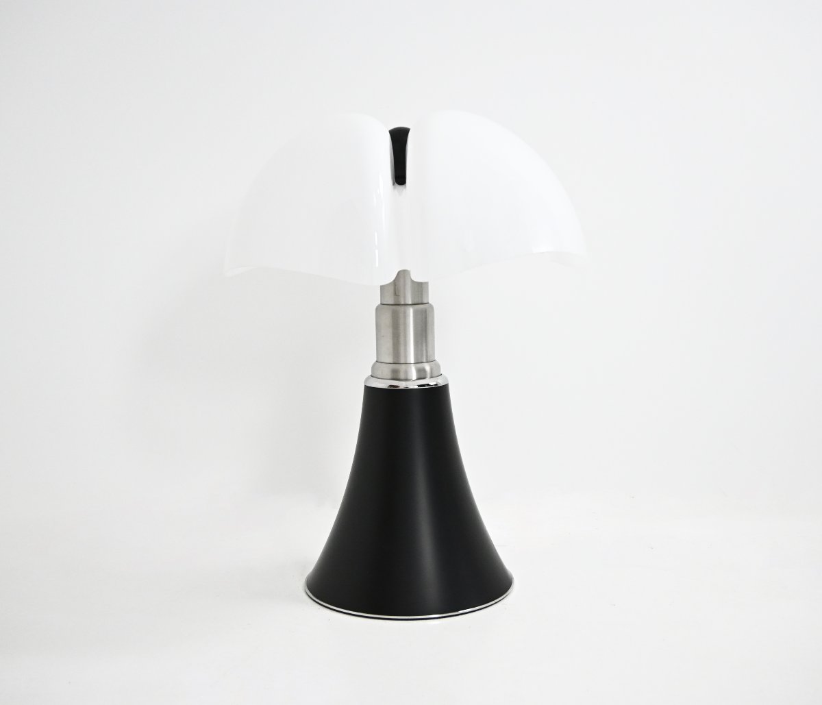 Lampe de table « Pipistrello » de Gae Aulenti pour Martinelli Luce