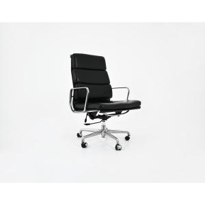 Ea 216 Soft Pad Office Chair, By Charles And Ray Eames For Icf, 1970s