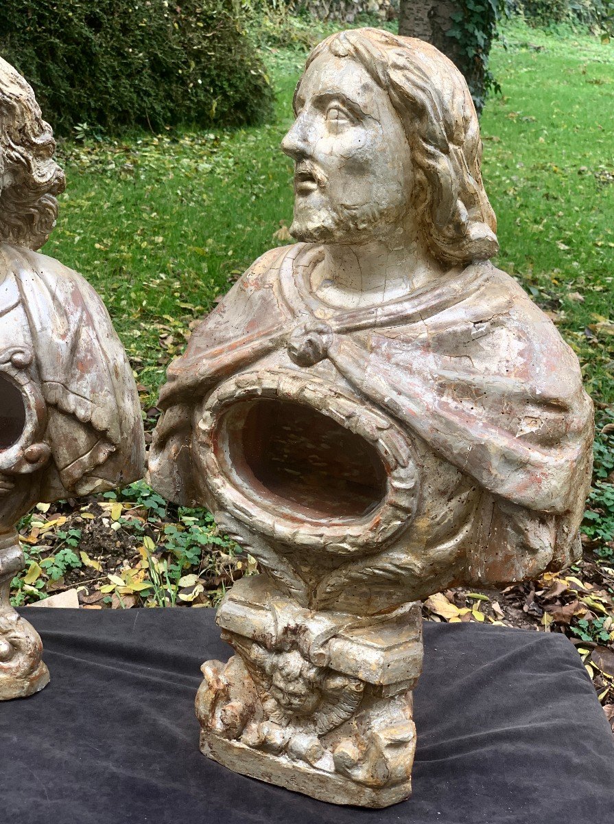Italie XVIIe s, Suite de 3 gds bustes reliquaires baroques en bois argenté-photo-1