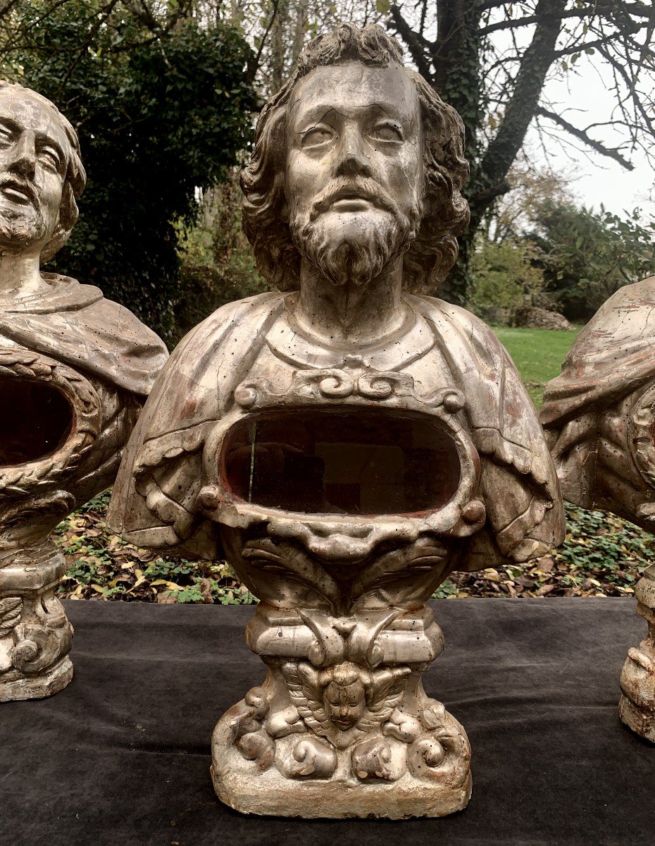 Italie XVIIe s, Suite de 3 gds bustes reliquaires baroques en bois argenté-photo-2