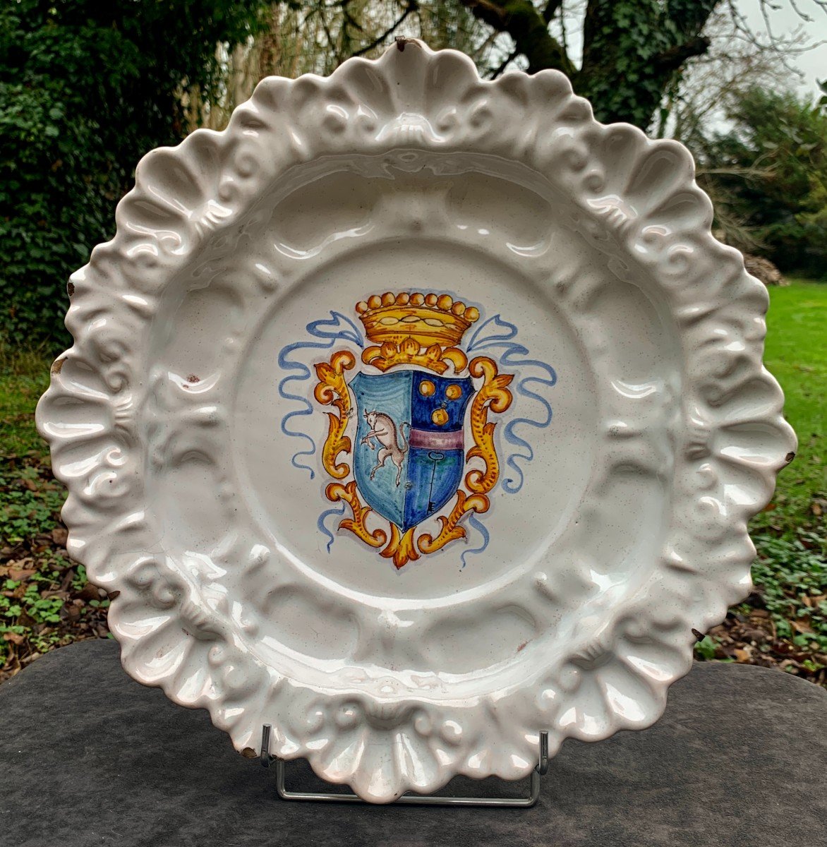 17th, Large Faenza (italy)  Ceramic Crespina Plate, Coat Of Arms From Noble Family Of Turin