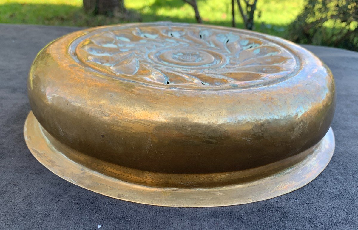 Nurnberg 15th Cty Brass Alms Basin, With Umbilicus Radiant Design-photo-2