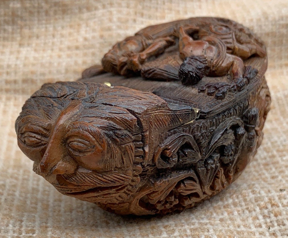 Corrozo Nut Snuffbox Corozo, Boat Shape, Zoomorphic Head,  Musicians Angels & Mythological Main Thema-photo-2