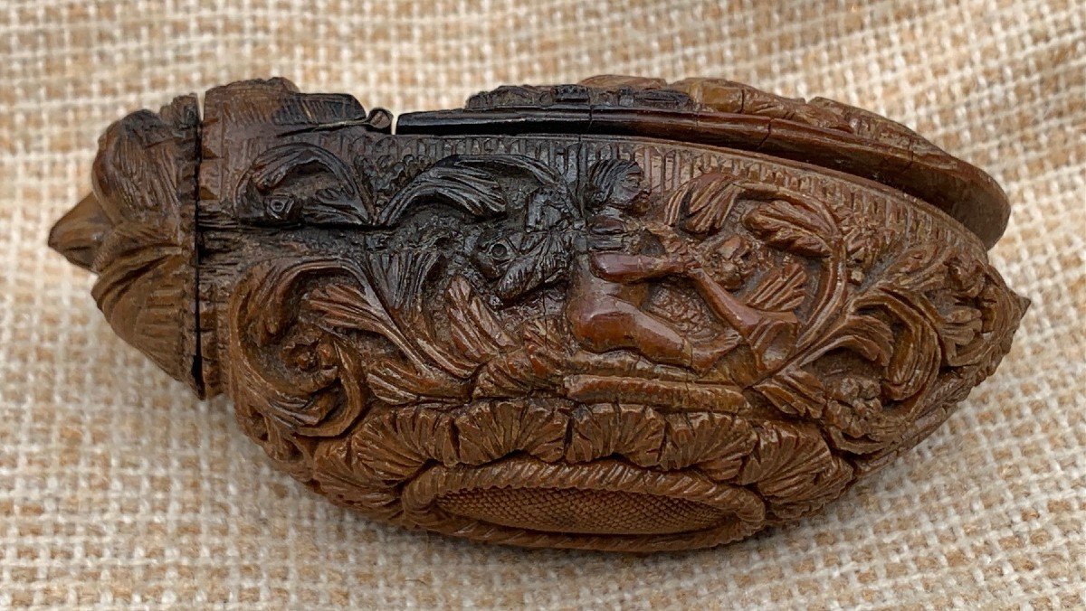 Corrozo Nut Snuffbox Corozo, Boat Shape, Zoomorphic Head,  Musicians Angels & Mythological Main Thema-photo-2