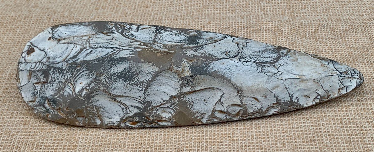 Préhistoire, Superbe hache silex taillé ép néolithique, trouvée en 1979 à Boury (Oise)-photo-2