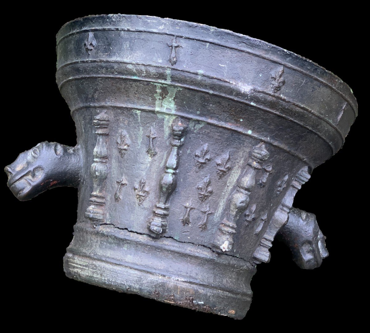 +120kg Giant Fleur-de-lys Mortar, Zoomorphic Grips, Early 17th Century +120kg-photo-3