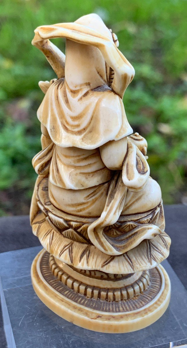Japon XIXe s, fine statuette Guanyin ivoire sculpté, signée-photo-2