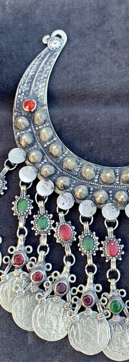 Collier plastron métal argenté & cabochons verre/pierres polies Kuchi, Pakistan ou Afghanistan-photo-2
