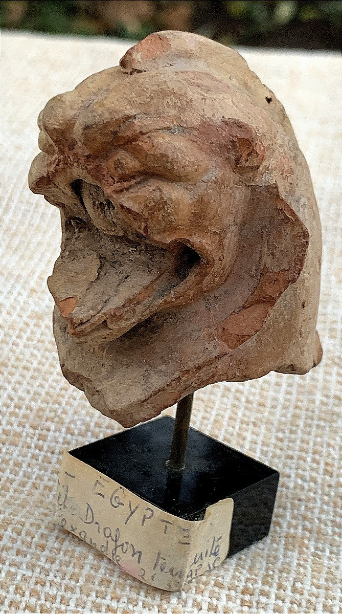 Tête harpie / monstre en terre cuite soclée, Palmyre IIe / IIIe s