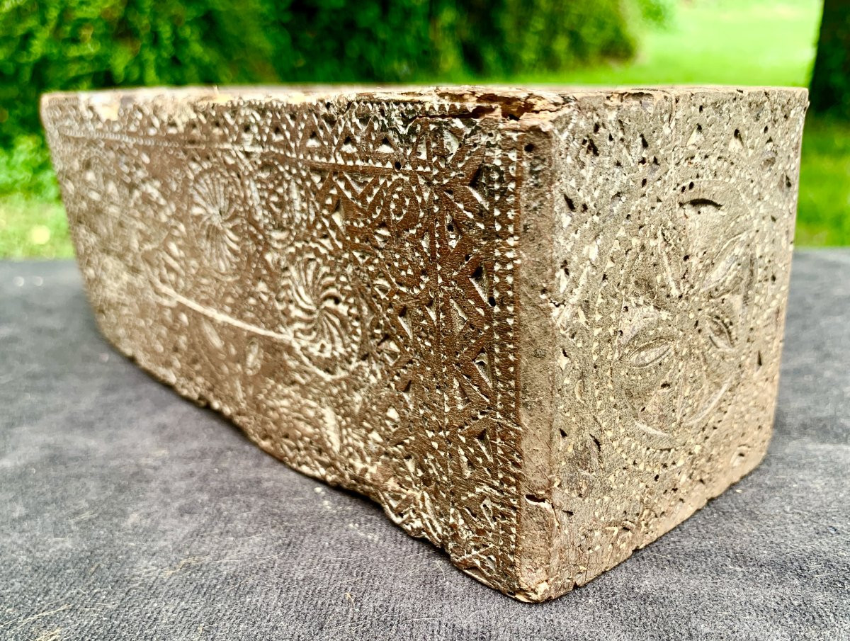 Folk Art, Early 19th Cty  Monoxyl Wooden Carved Box With Geometric Decoration-photo-7