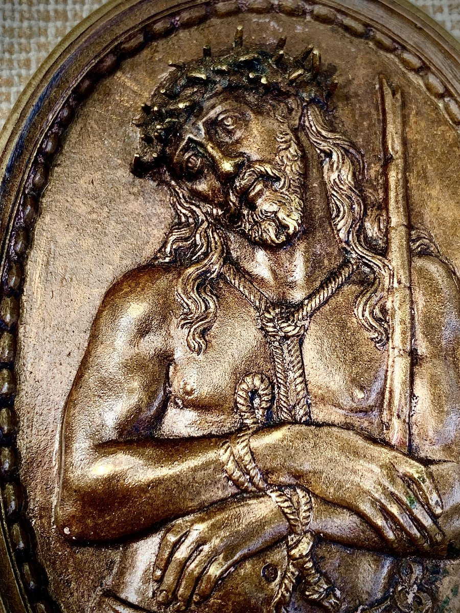Haute époque petite plaquette très détaillée en bronze doré ECCE HOMO-photo-3