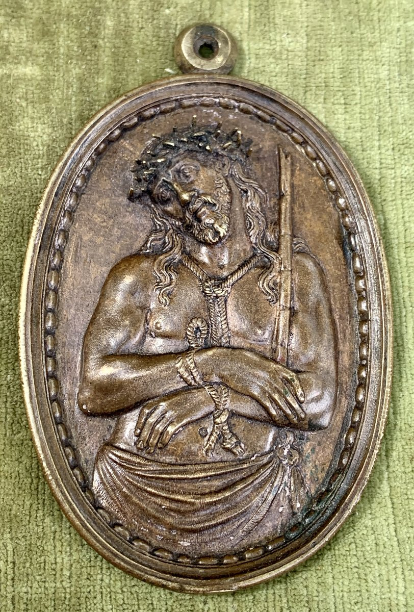 Haute époque petite plaquette très détaillée en bronze doré ECCE HOMO-photo-4