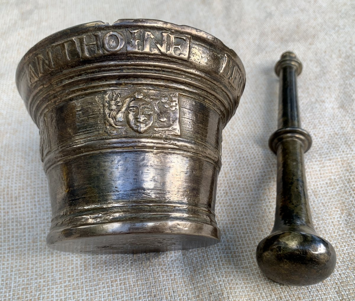 Haute Epoque: Bronze Mortar With Its Pestle Anthoine Bernerd 1640-photo-1