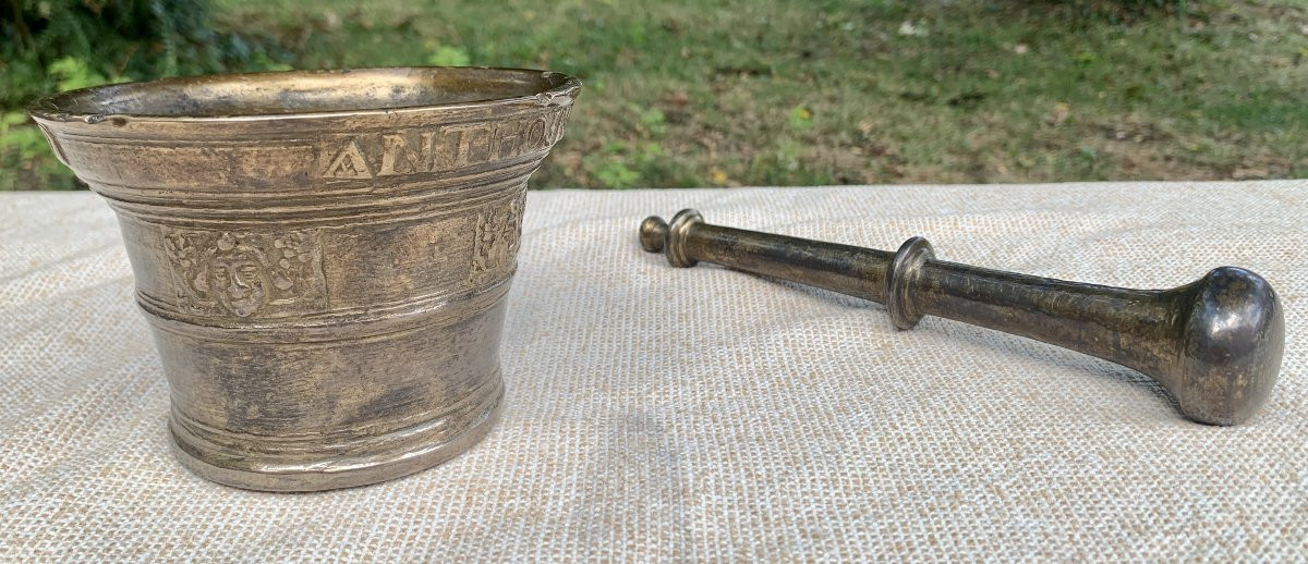 Haute Epoque: Bronze Mortar With Its Pestle Anthoine Bernerd 1640-photo-2