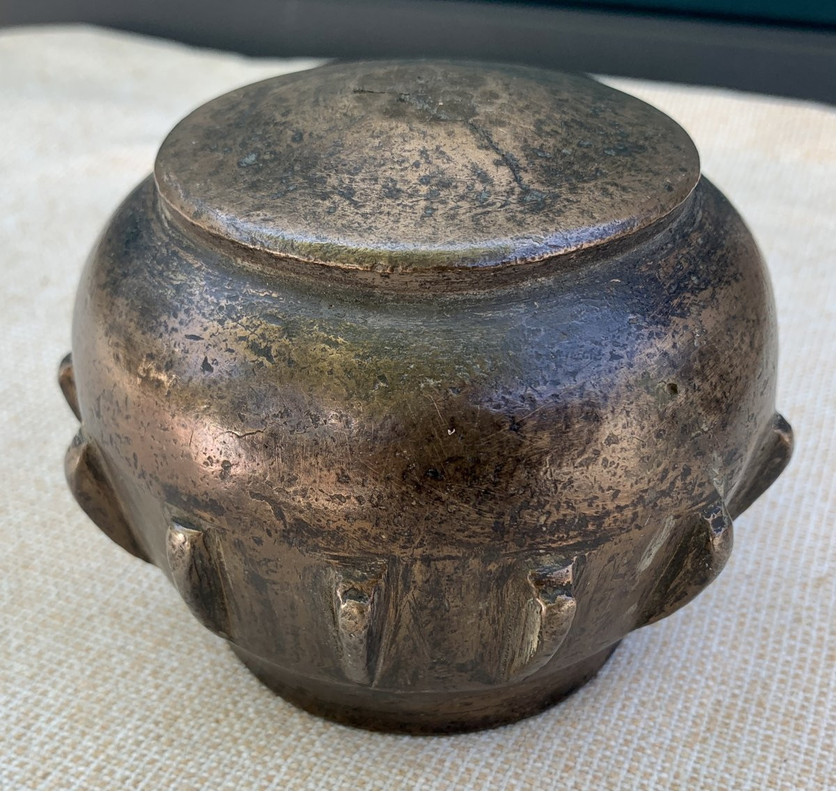 16th Cty Spherical Hispano-moresque Mortar With Bronze Fins, Southern Spain-photo-3