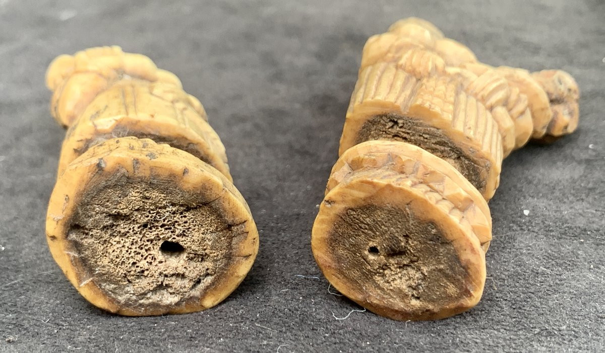 2 Carved Bone Statuettes Including 1 Maternity, India 18 Or 19th Cty, Traces Of Polychromy-photo-2