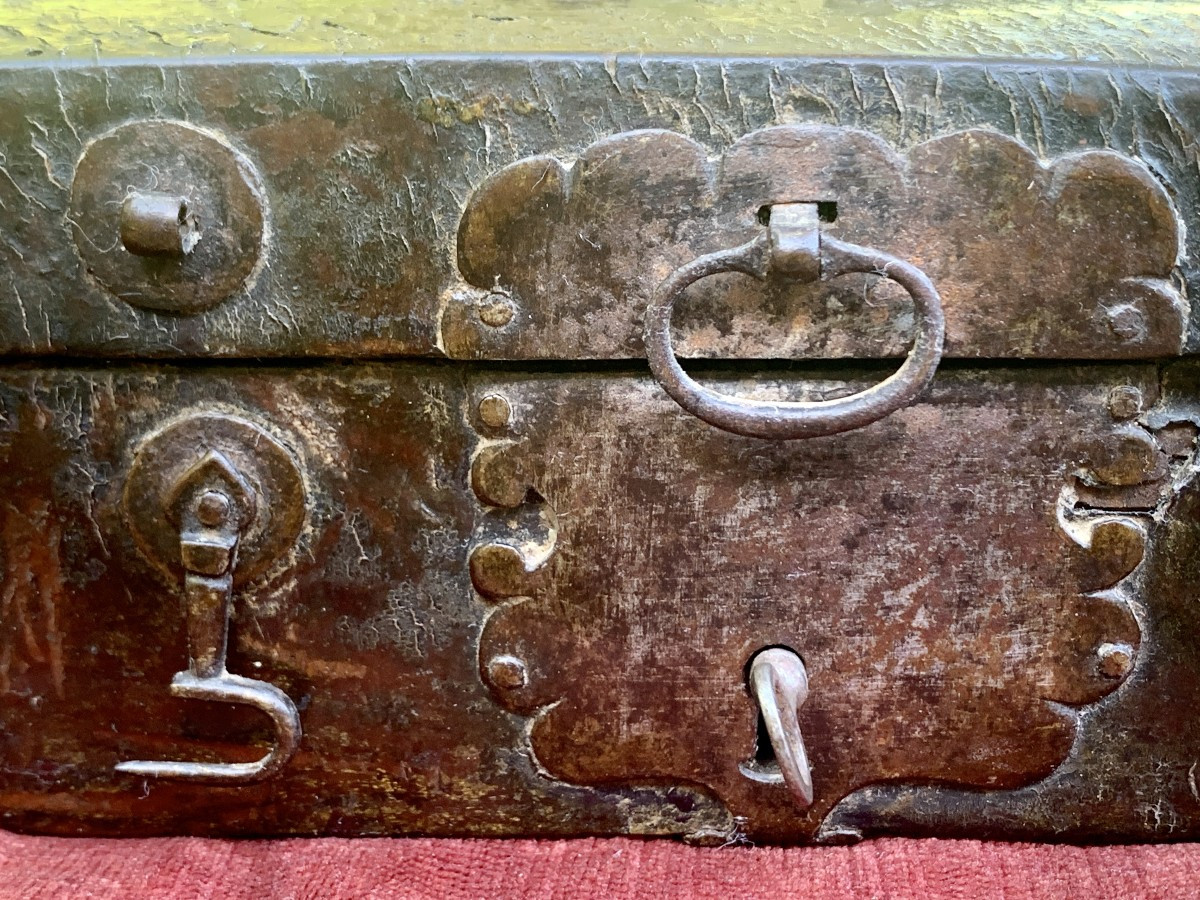 Louis XIV Small Wooden Leather Box, Complete With All Its Forged Fittings-photo-2