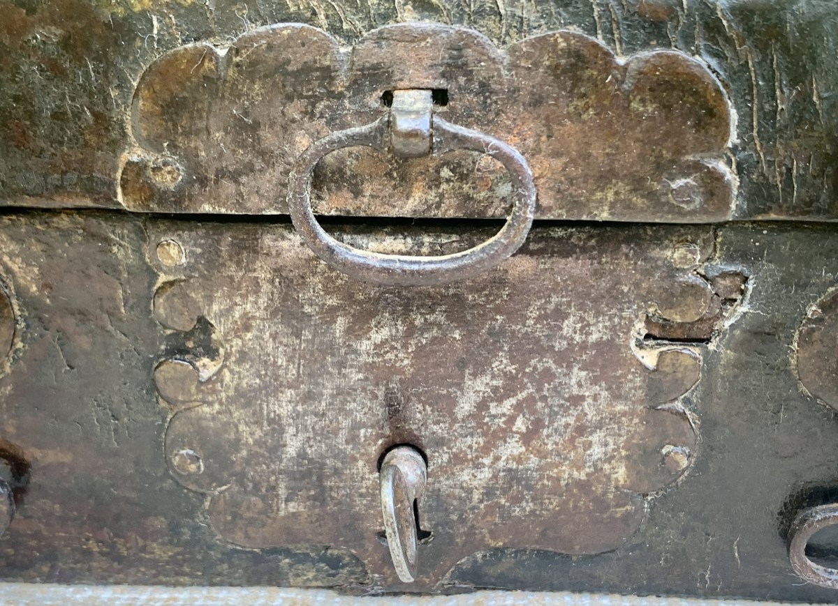 Louis XIV Small Wooden Leather Box, Complete With All Its Forged Fittings-photo-3
