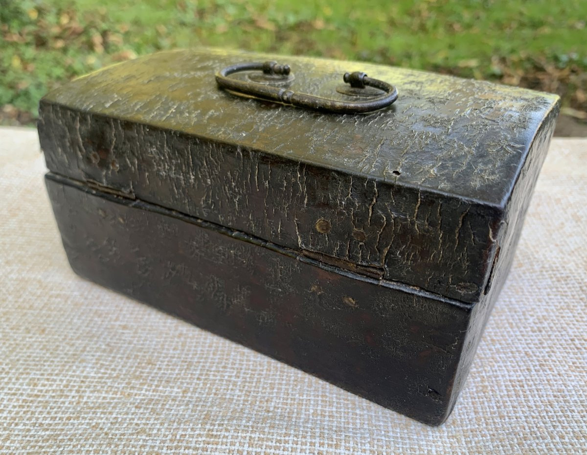 Louis XIV Small Wooden Leather Box, Complete With All Its Forged Fittings-photo-6