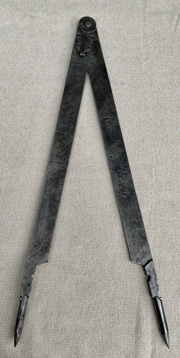 Louis XIV Period Large Iron Compass Decorated With Carpenter's Tools Engraving, -photo-4