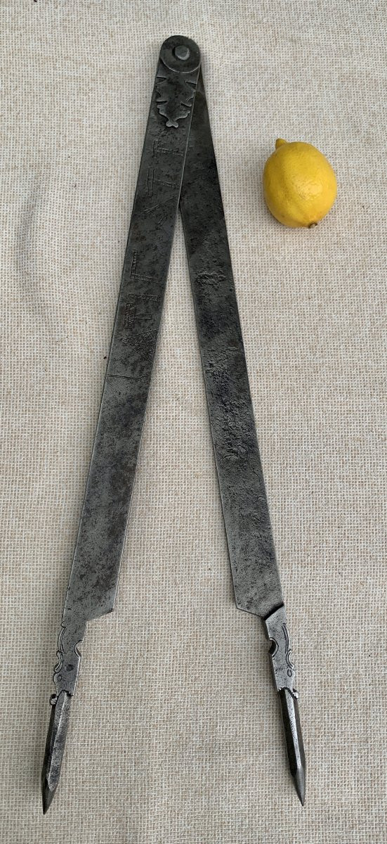 Louis XIV Period Large Iron Compass Decorated With Carpenter's Tools Engraving, -photo-6