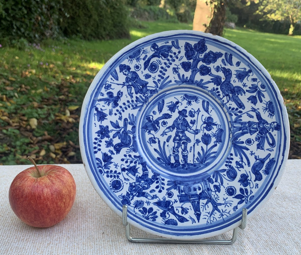 Pt plat sur talon faïence de Nevers vers 1660-photo-1