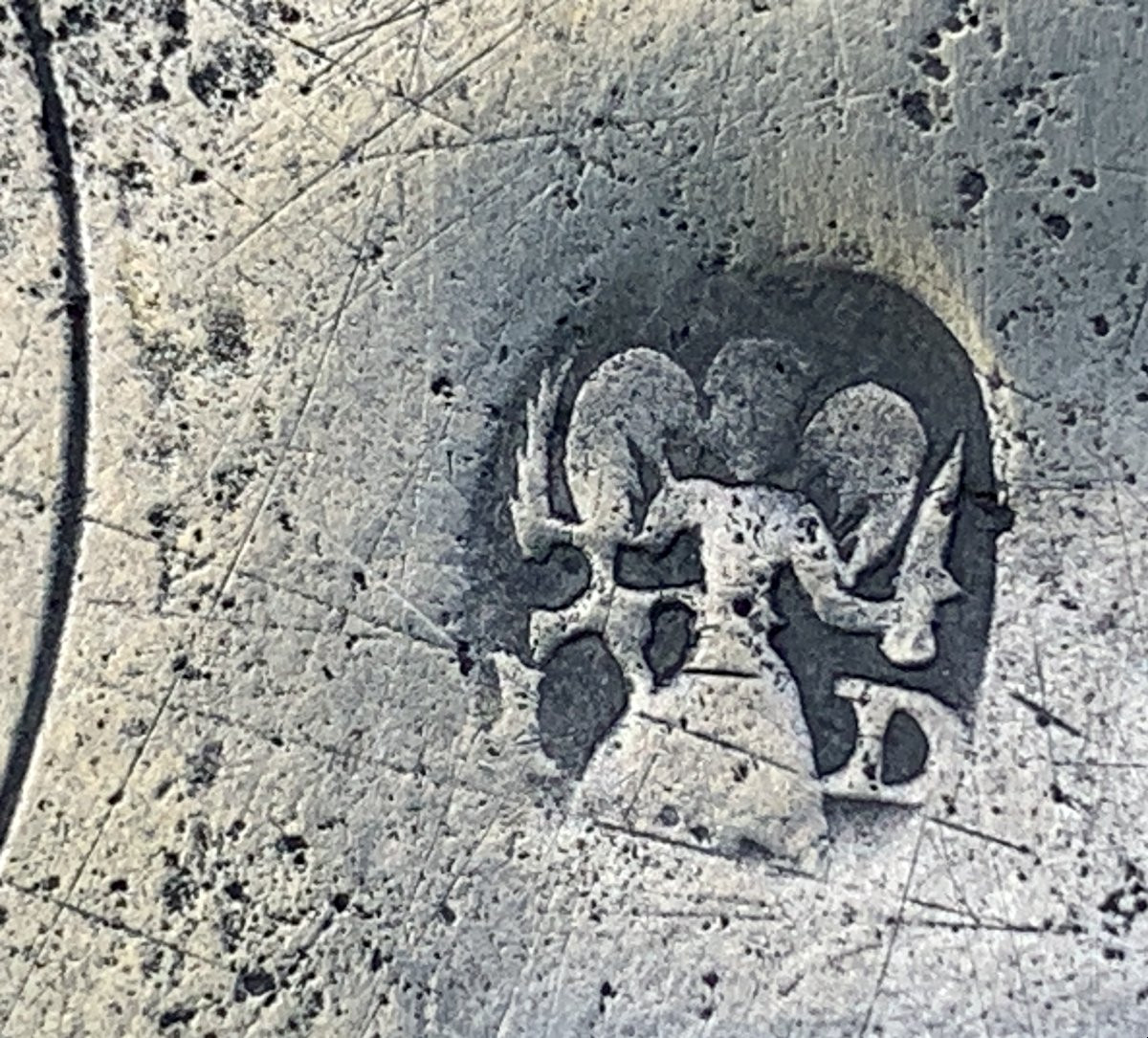 Ecuelle couverte étain Bâle Suisse XVIIIe s anses anthropomorphes-photo-6