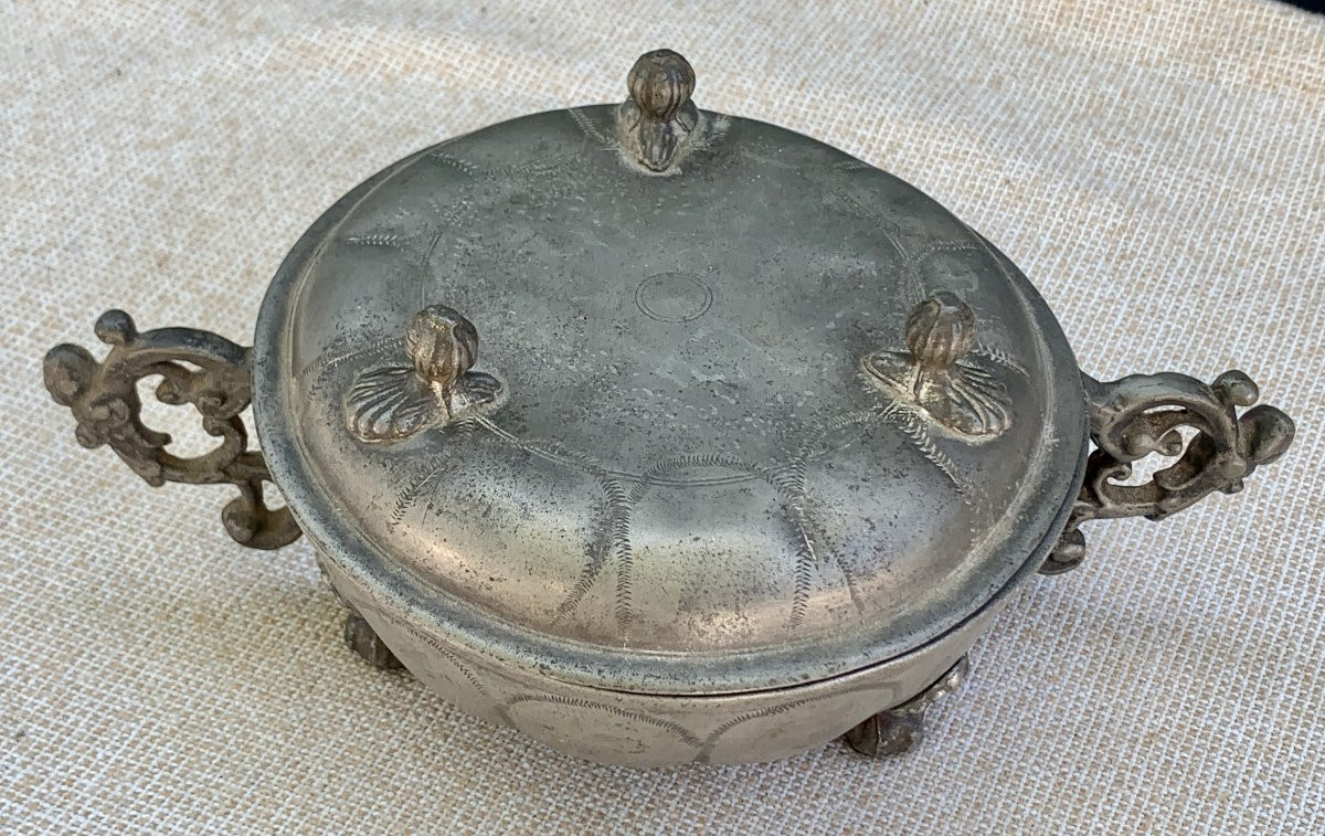 Ecuelle couverte étain Bâle Suisse XVIIIe s anses anthropomorphes-photo-7