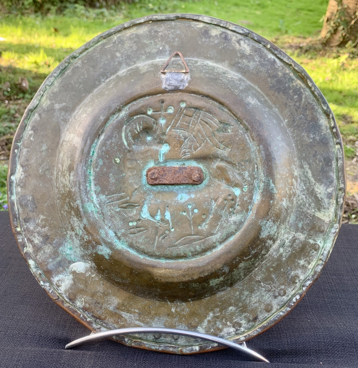 16th Cty Embossed And Chiseled Alms Dish, With Mystic Lamb -photo-3