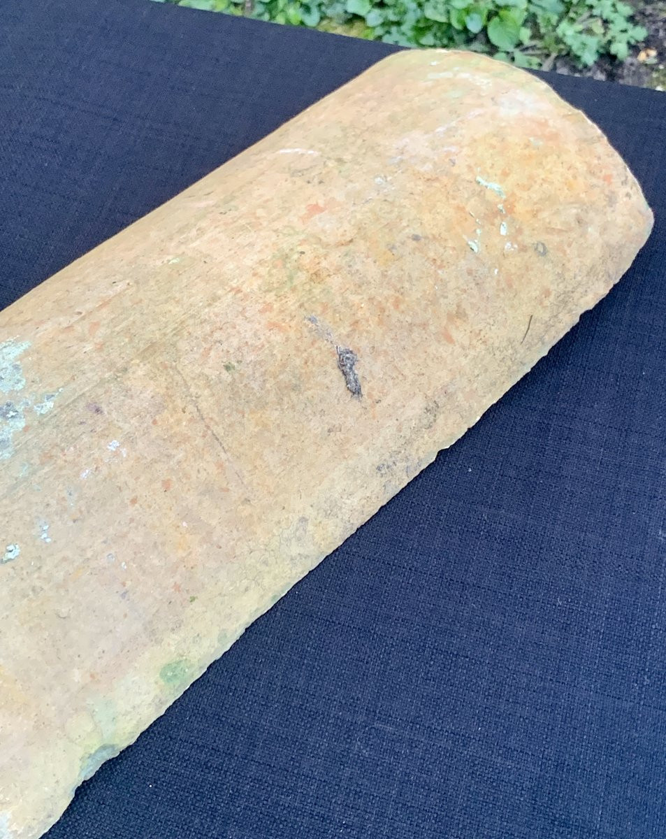 Very Large Terracotta Renaissance Style Ridge Tile With Interlacing Pattern & Satyre Head-photo-3