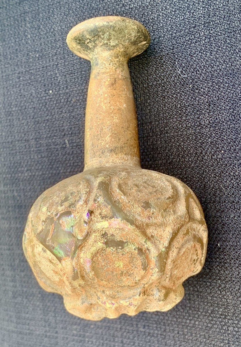 Archéologie: 1er s avt JC, flacon parfum hellénistique verre moulé décor médaillons & pastilles