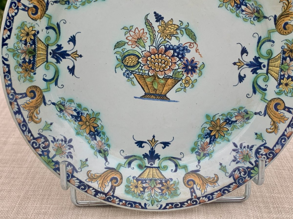 Rare 18th Rouen Faience Plate With Coat Of Arms, Known As " 5 Colours"-photo-2