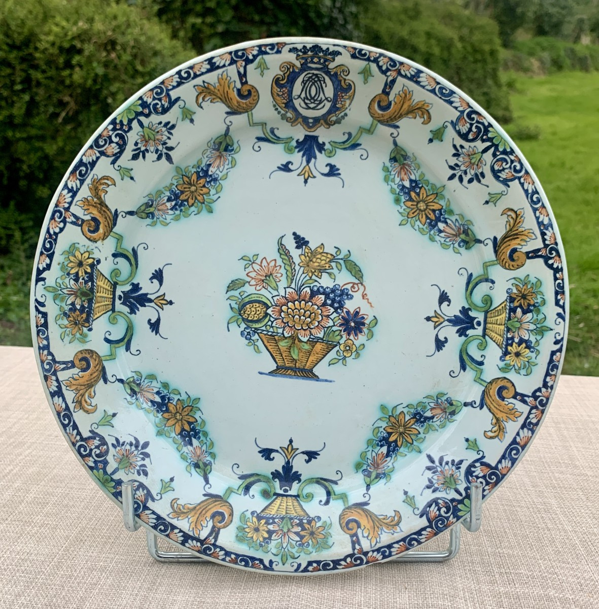 Rare 18th Rouen Faience Plate With Coat Of Arms, Known As " 5 Colours"