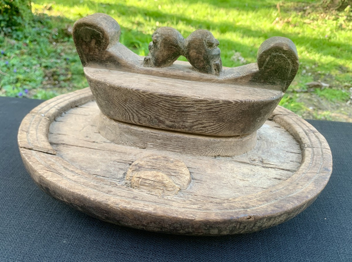 Kola Nut Box In Carved Wood Called 