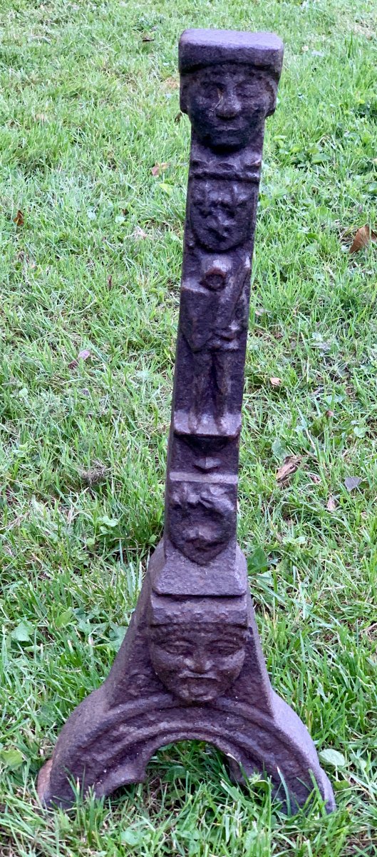 16th Cty Gothic Period Single Cast-iron Andiron With Coat Of Arms, Grotesques,...-photo-2