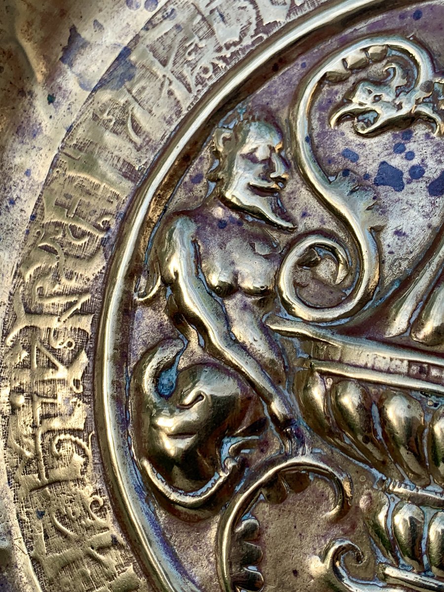 Nuremberg 16th Cty, Brass Alms Dish Depicting Urn With Handles, Triton & Mermaid -photo-2