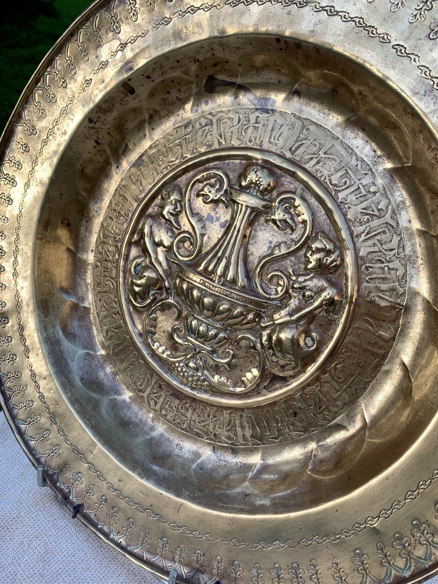 Nuremberg 16th Cty, Brass Alms Dish Depicting Urn With Handles, Triton & Mermaid -photo-1