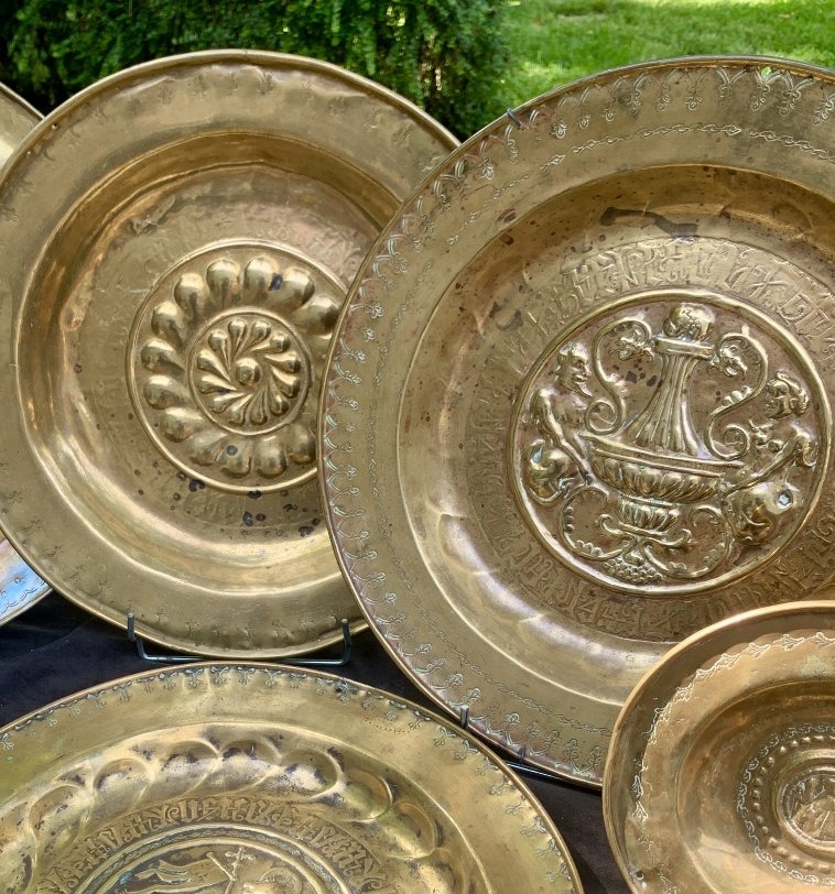 Nuremberg 16th Cty, Brass Alms Dish Depicting Urn With Handles, Triton & Mermaid -photo-7