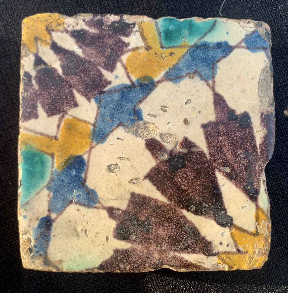 2 carreaux en céramique polychrome, Tunisie fin du XVIIe ou début XVIIIe s-photo-2