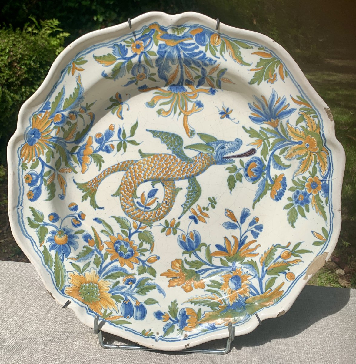 Large Polychrome Earthenware Platter With A Dragon Design, Moulins, 18th Cty