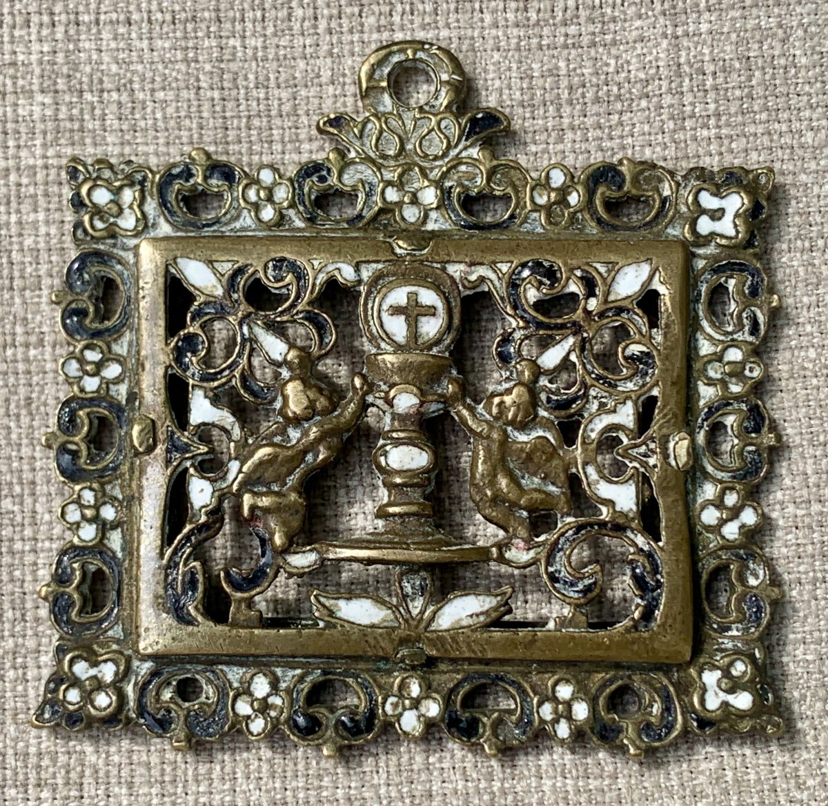  Spain, Ca. 1600/1620, 2 Chiseled, Openwork, And Enameled Brass Devotional Pendants-photo-3