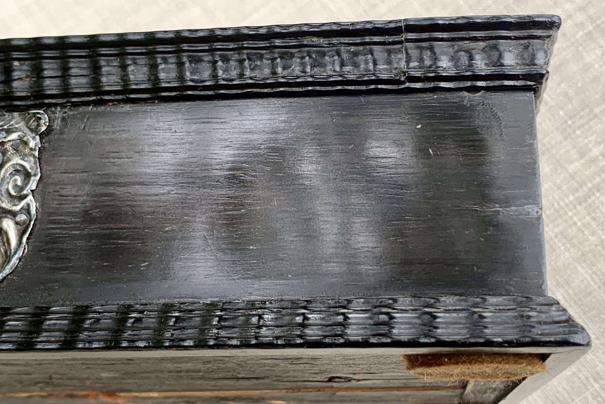 Coffret ép L XIV ébène bordures guillochées, plaque dessus couvercle & entrée serrure argent-photo-6