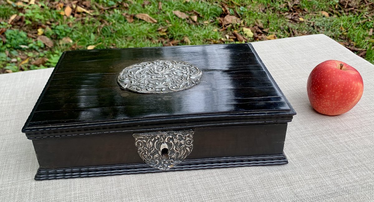 Coffret ép L XIV ébène bordures guillochées, plaque dessus couvercle & entrée serrure argent-photo-7