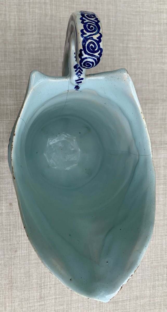 Très gd hanap faïence Rouen fin XVIIe s camaïeu bleu lambrequins relief tête indien-photo-8